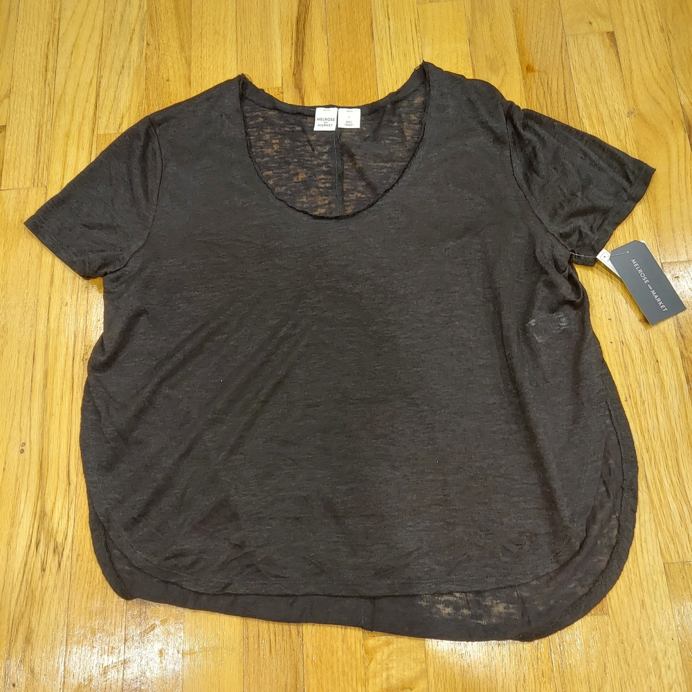 NWT Melrose & Market Sheer Side Slits Distressed Scoop Neck (Size: L)